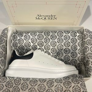 Alexander McQueen LARRY SNEAKER SIZE 44 NWT